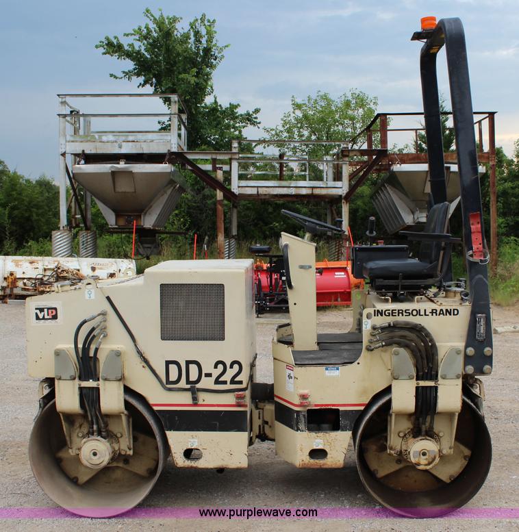 image for item J5832 1996 Ingersoll Rand DD-22 smooth double drum roller compactor