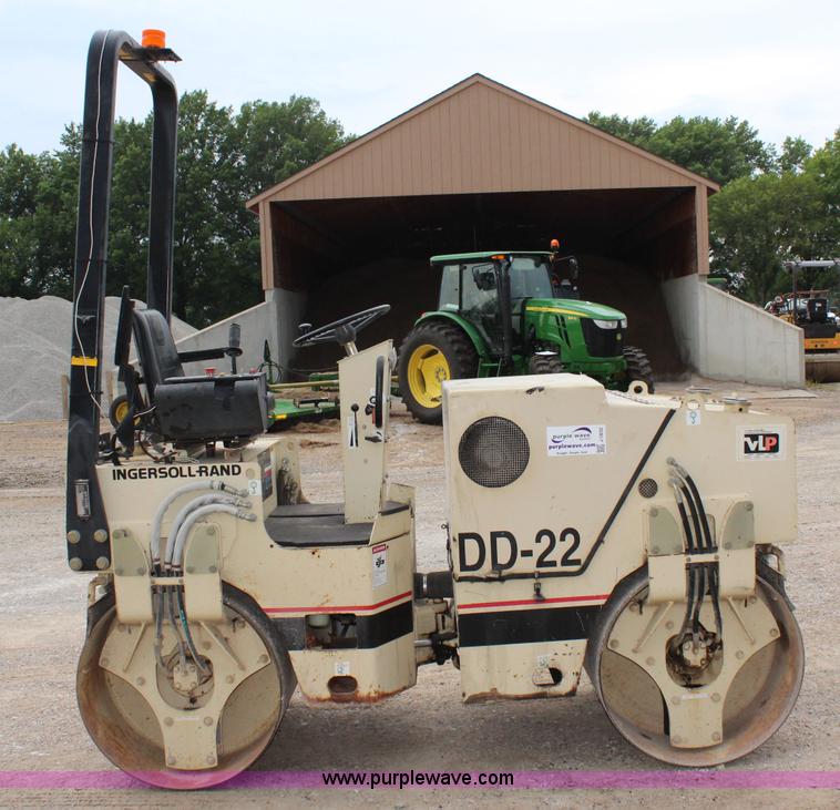 image for item J5832 1996 Ingersoll Rand DD-22 smooth double drum roller compactor