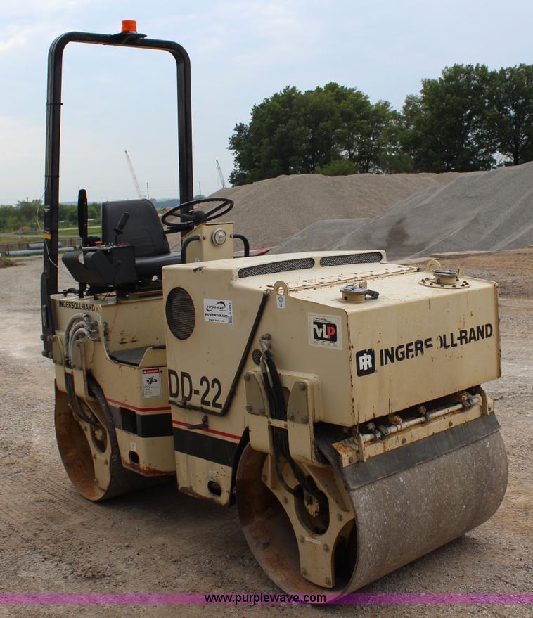 image for item J5832 1996 Ingersoll Rand DD-22 smooth double drum roller compactor