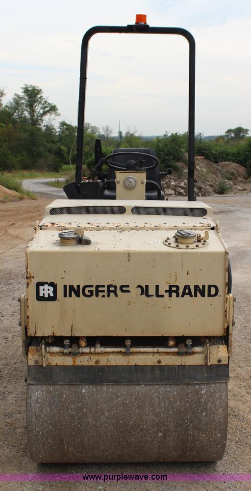image for item J5832 1996 Ingersoll Rand DD-22 smooth double drum roller compactor