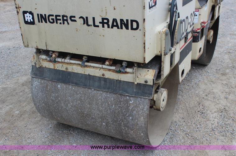 image for item J5832 1996 Ingersoll Rand DD-22 smooth double drum roller compactor