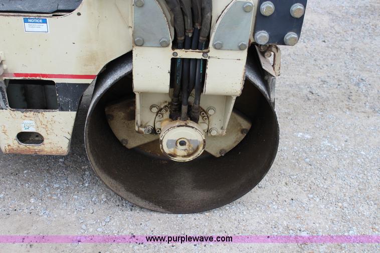 image for item J5832 1996 Ingersoll Rand DD-22 smooth double drum roller compactor