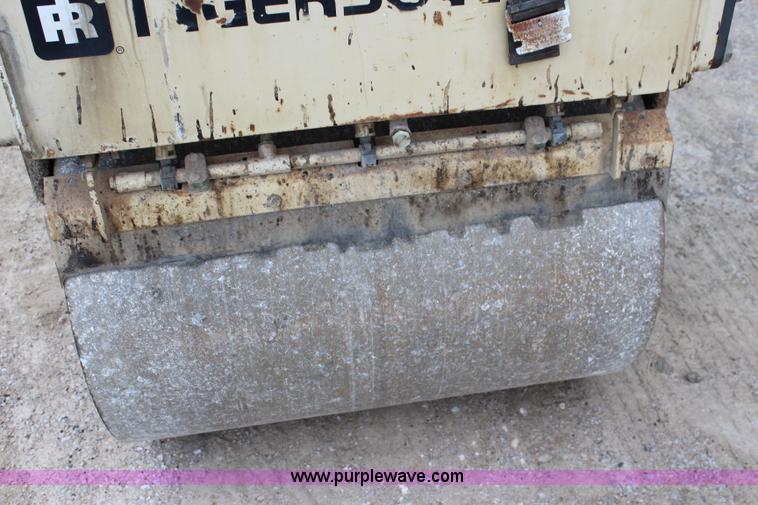 image for item J5832 1996 Ingersoll Rand DD-22 smooth double drum roller compactor