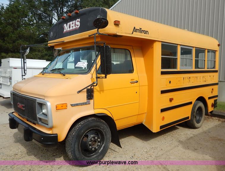 image for item J6477 1995 GMC Vandura G3500 school bus