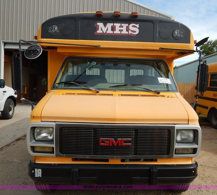 image for item J6477 1995 GMC Vandura G3500 school bus