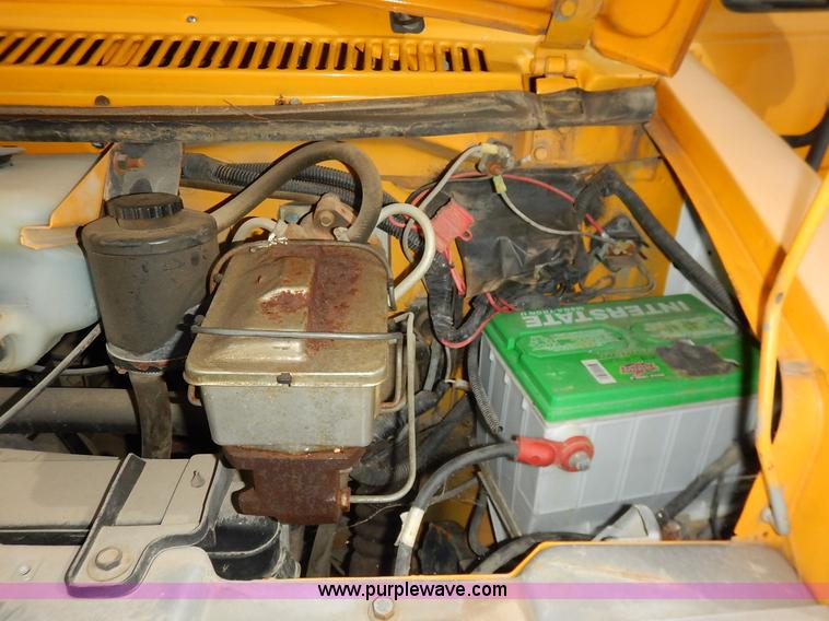 image for item J6477 1995 GMC Vandura G3500 school bus