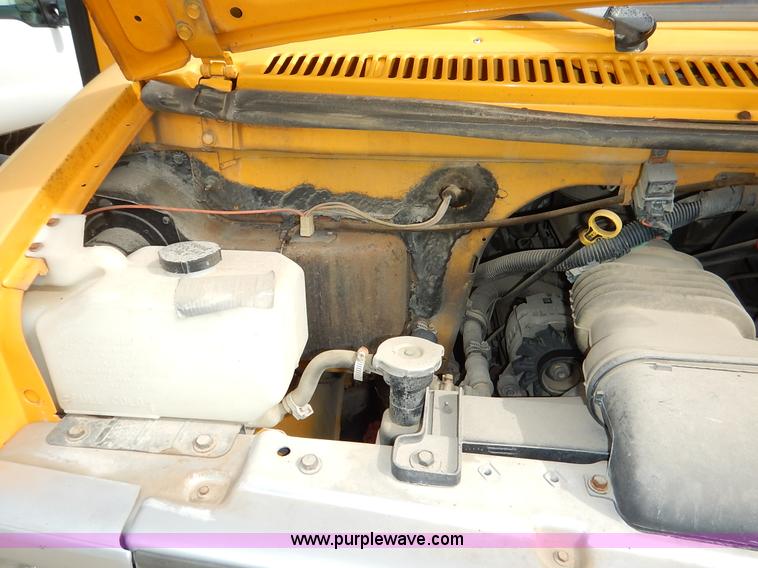 image for item J6477 1995 GMC Vandura G3500 school bus