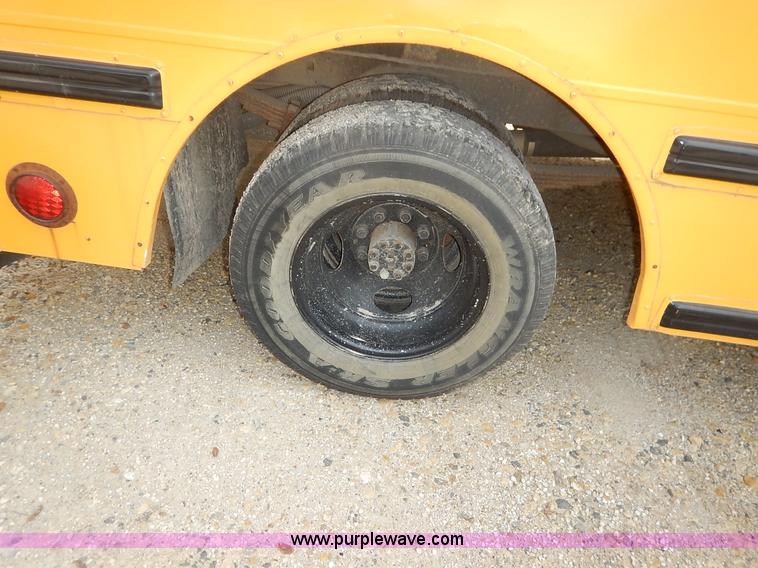 image for item J6477 1995 GMC Vandura G3500 school bus