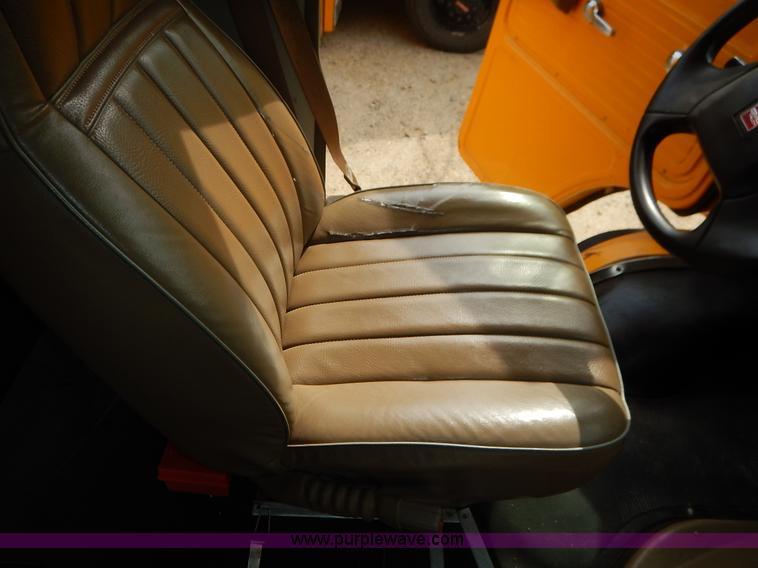 image for item J6477 1995 GMC Vandura G3500 school bus