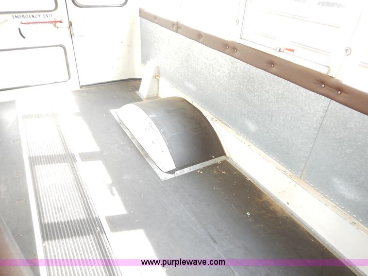 image for item J6477 1995 GMC Vandura G3500 school bus