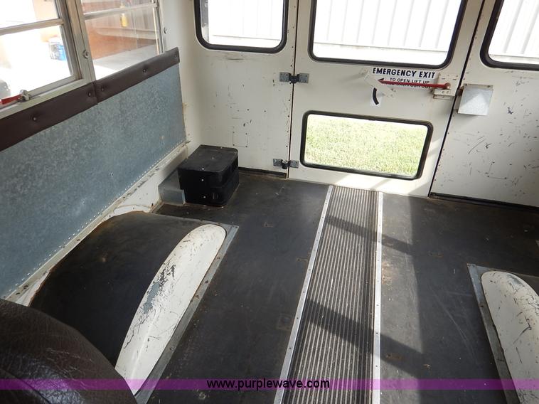 image for item J6477 1995 GMC Vandura G3500 school bus