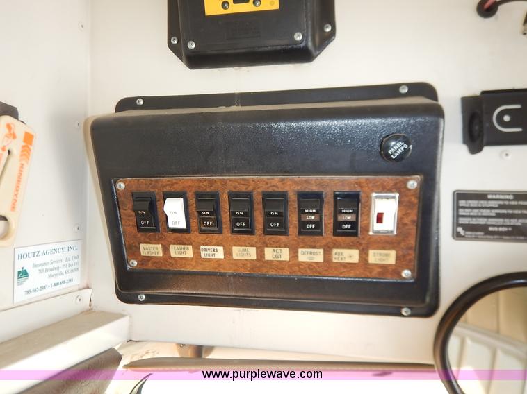 image for item J6477 1995 GMC Vandura G3500 school bus