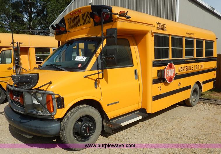 image for item J6478 2002 GMC Savana G3500 school bus