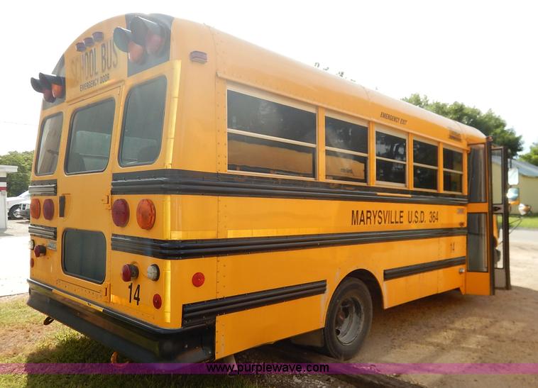 image for item J6478 2002 GMC Savana G3500 school bus