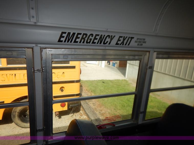 image for item J6478 2002 GMC Savana G3500 school bus