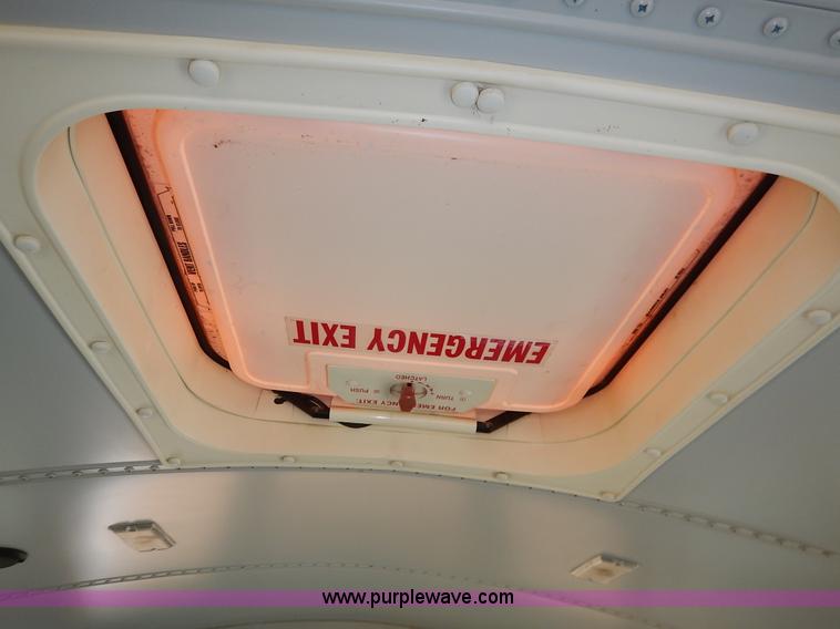 image for item J6478 2002 GMC Savana G3500 school bus