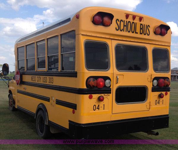 image for item J6864 2005 Ford E450 Super Duty school bus