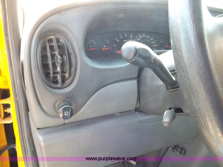 image for item J6864 2005 Ford E450 Super Duty school bus