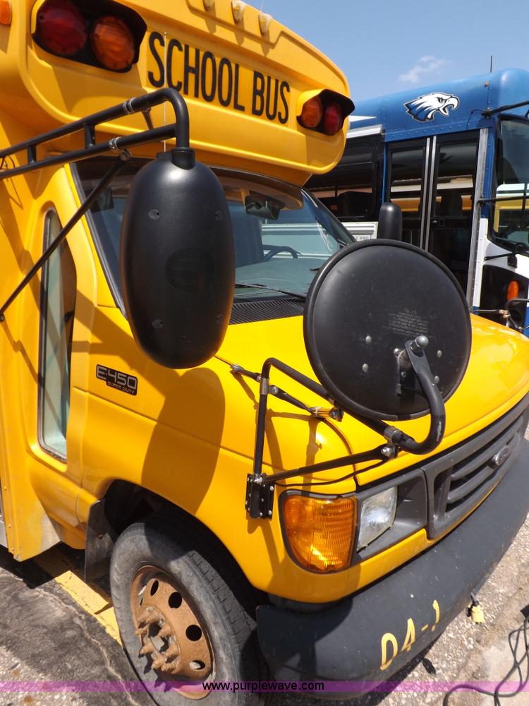 image for item J6864 2005 Ford E450 Super Duty school bus