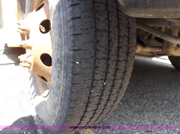 image for item J6864 2005 Ford E450 Super Duty school bus