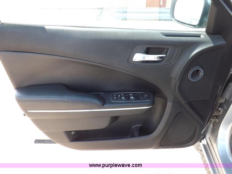 image for item J6870 2011 Dodge Charger Police