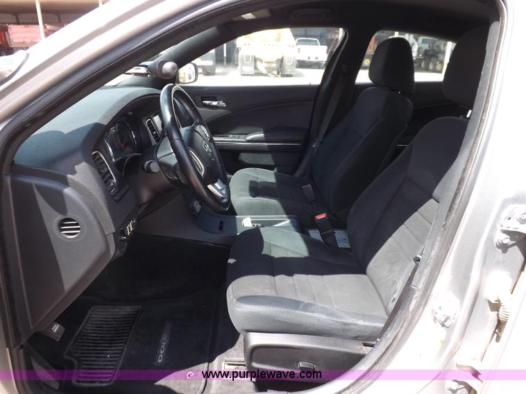 image for item J6870 2011 Dodge Charger Police