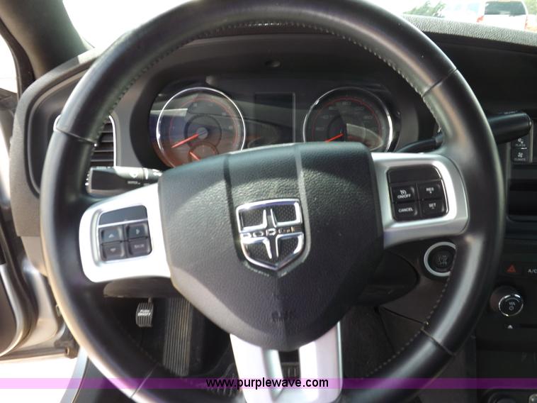 image for item J6870 2011 Dodge Charger Police