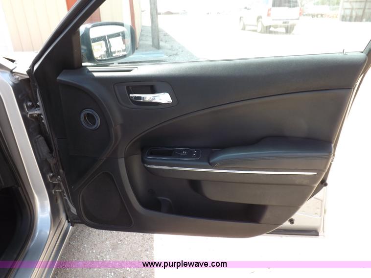 image for item J6870 2011 Dodge Charger Police