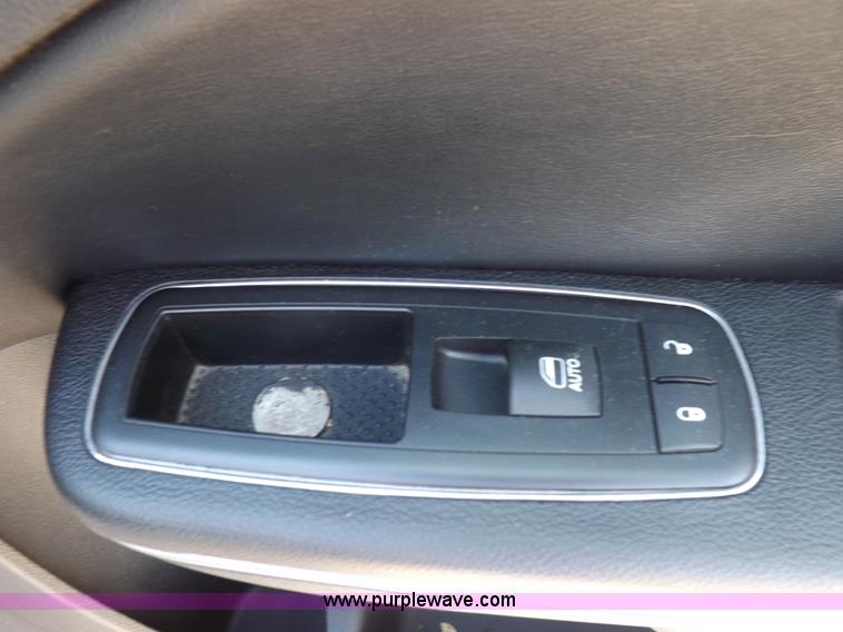 image for item J6870 2011 Dodge Charger Police