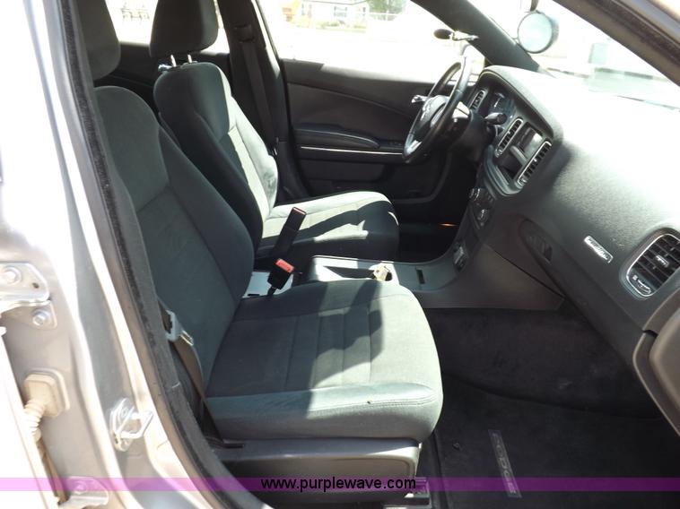 image for item J6870 2011 Dodge Charger Police