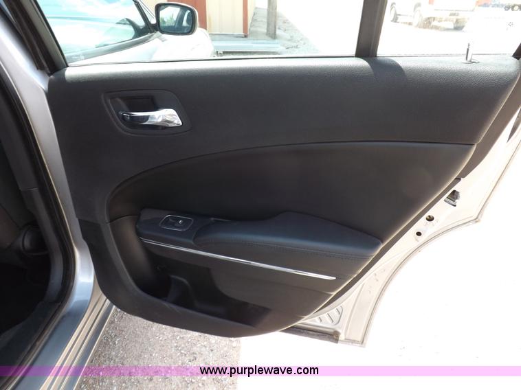 image for item J6870 2011 Dodge Charger Police