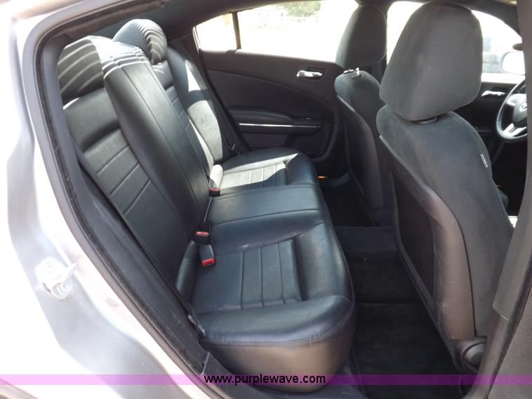 image for item J6870 2011 Dodge Charger Police