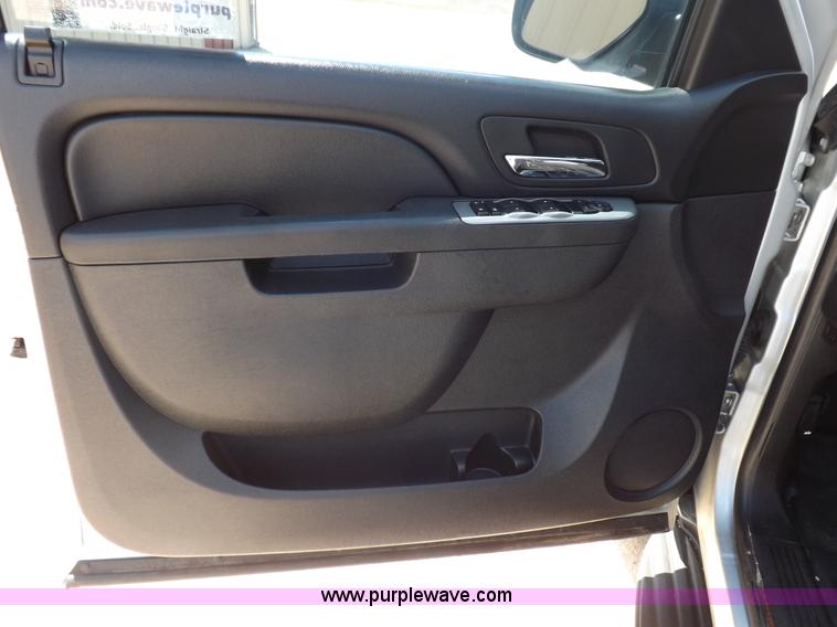 image for item J6871 2010 Chevrolet Tahoe SUV