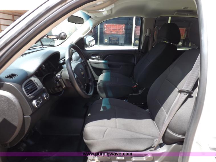 image for item J6871 2010 Chevrolet Tahoe SUV