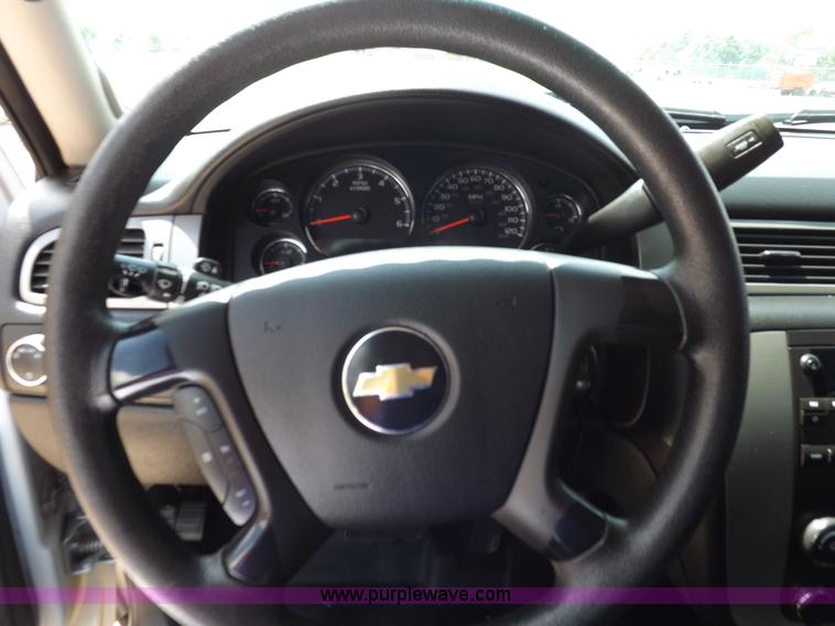 image for item J6871 2010 Chevrolet Tahoe SUV