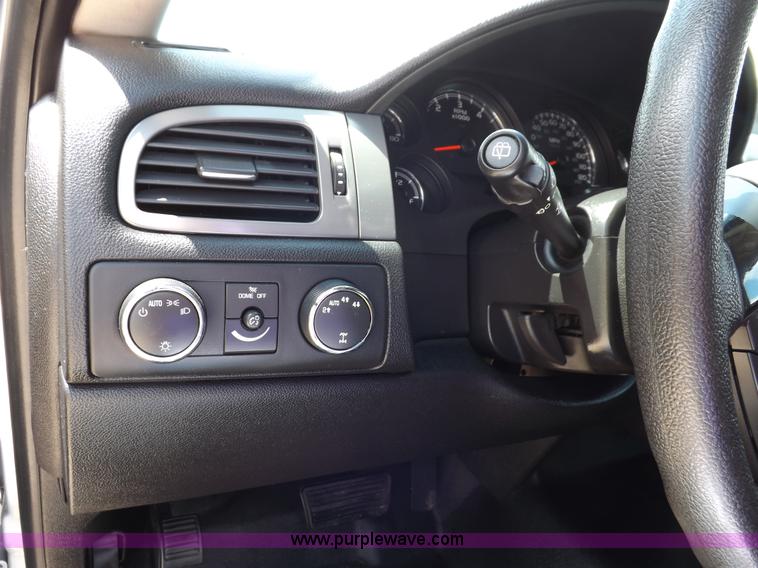 image for item J6871 2010 Chevrolet Tahoe SUV