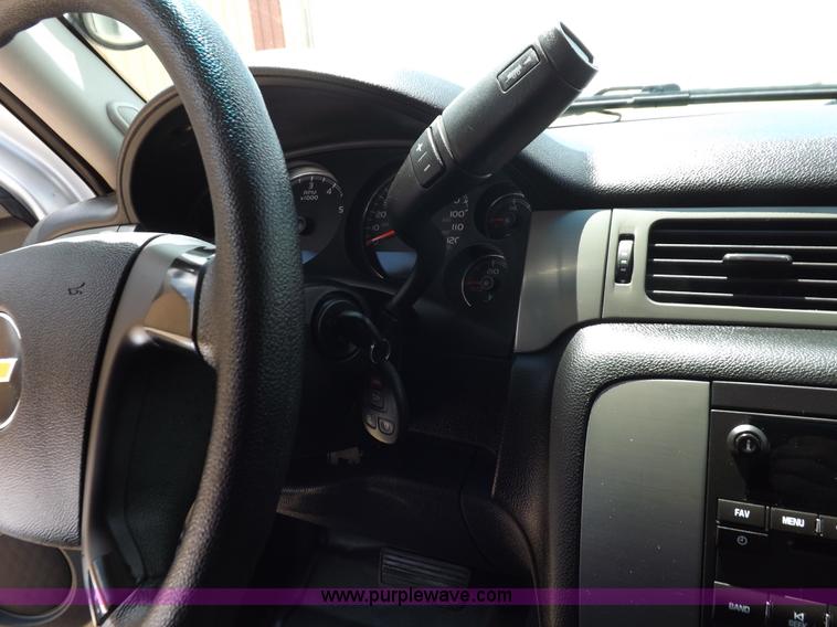 image for item J6871 2010 Chevrolet Tahoe SUV