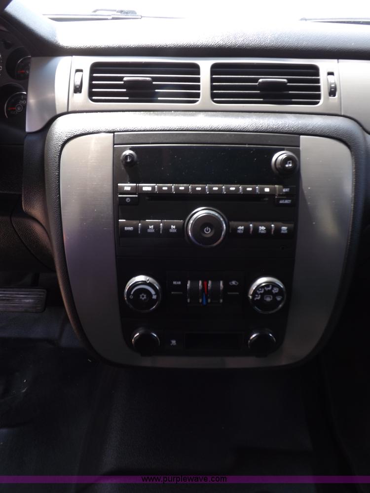 image for item J6871 2010 Chevrolet Tahoe SUV