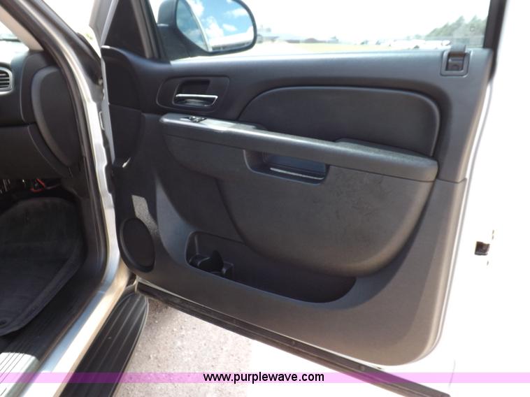 image for item J6871 2010 Chevrolet Tahoe SUV