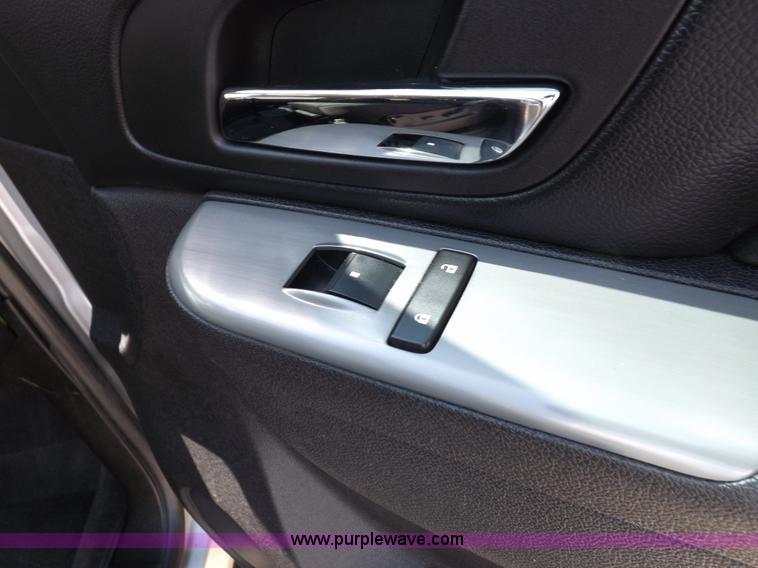 image for item J6871 2010 Chevrolet Tahoe SUV