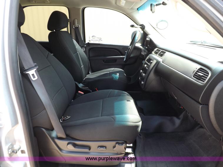 image for item J6871 2010 Chevrolet Tahoe SUV