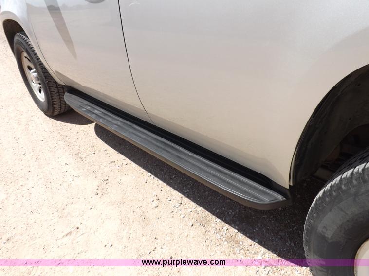 image for item J6871 2010 Chevrolet Tahoe SUV