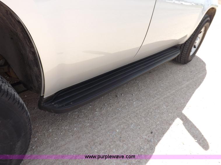 image for item J6871 2010 Chevrolet Tahoe SUV