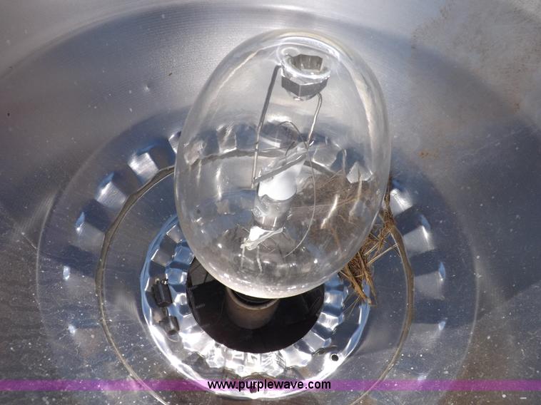 image for item J6896 (15) lithiom light fixtures