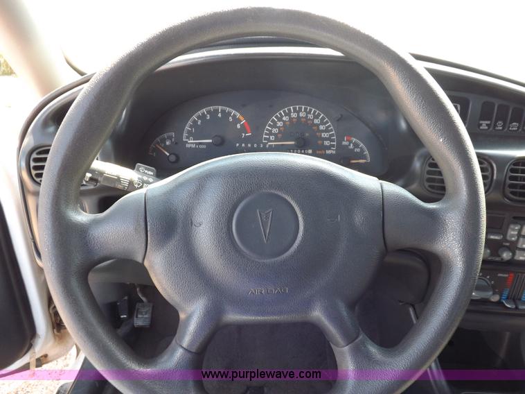 image for item J6917 2003 Pontiac Grand Prix SE