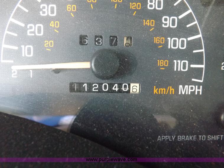 image for item J6917 2003 Pontiac Grand Prix SE