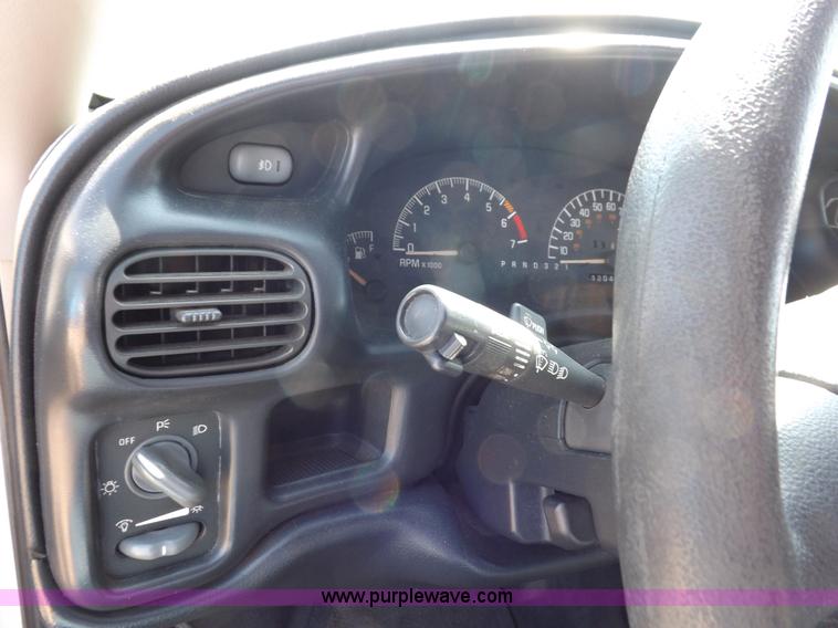 image for item J6917 2003 Pontiac Grand Prix SE