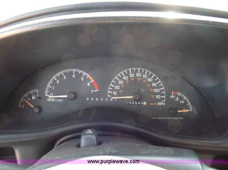 image for item J6917 2003 Pontiac Grand Prix SE