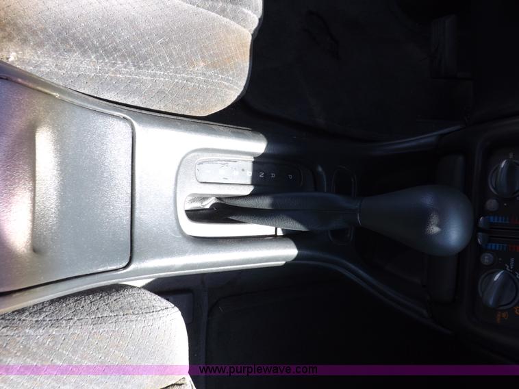 image for item J6917 2003 Pontiac Grand Prix SE