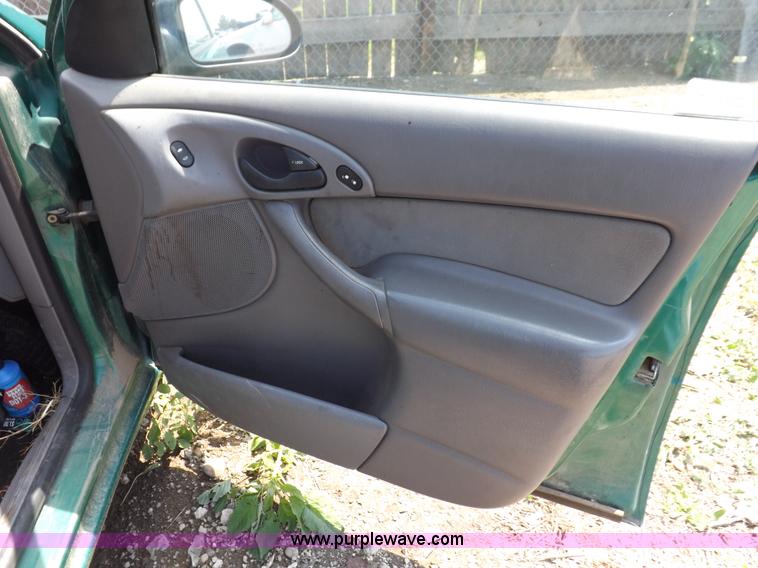 image for item J6921 2002 Ford Focus ZTS